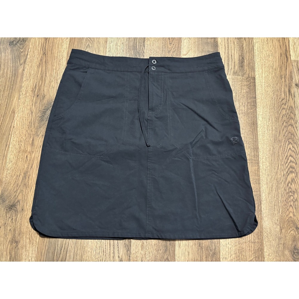 Mountain Hardwear Skirt Women Size 8 Black Skort Hiking Trail Athletic